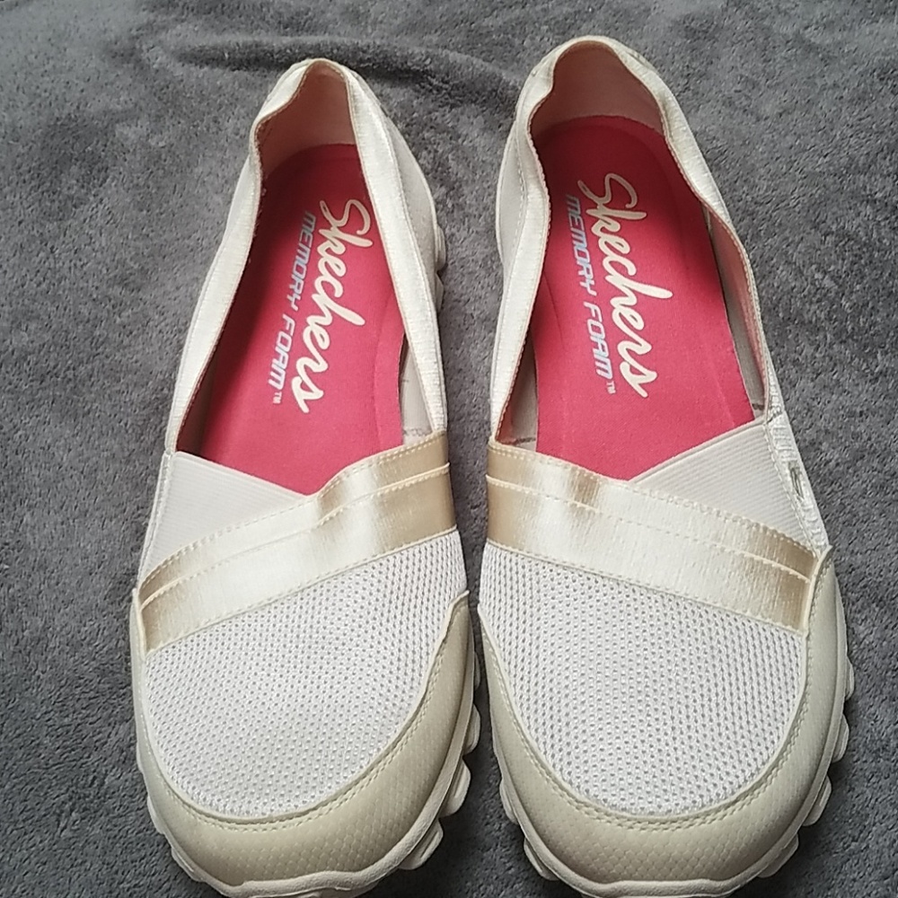 Skechers memory foam shoes